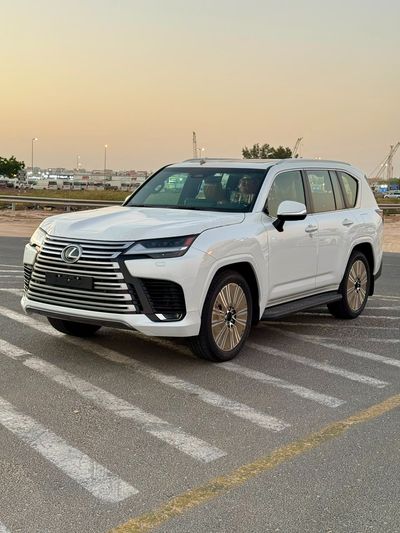 لكزس LX 600 SIGNATURE