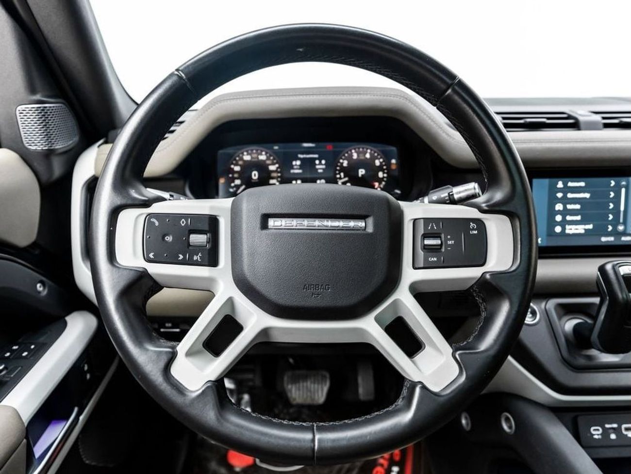 Land Rover Defender P400 110 SE 2020 Urban Defender 110 SE, 2025 land Rover Warranty, Full Service History, Low KMs, GCC