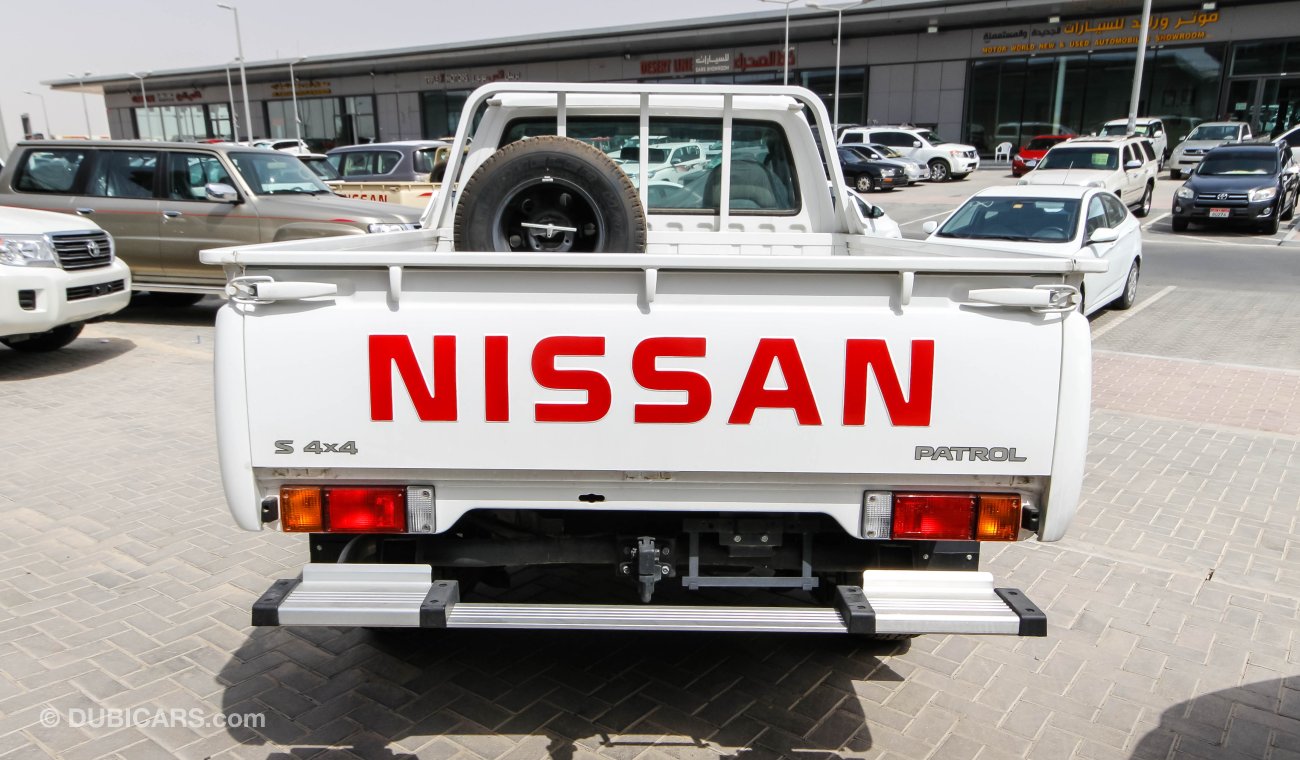 Nissan Patrol Pickup S 4X4