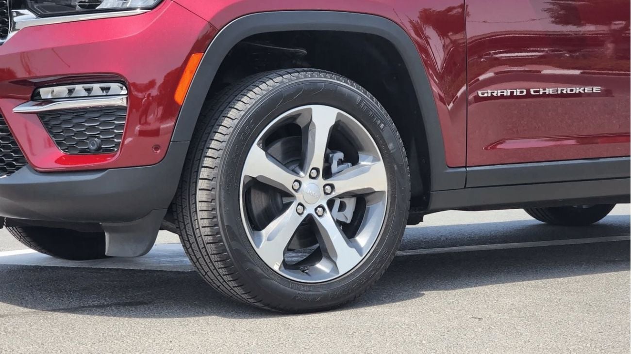 Jeep Grand Cherokee Limited Luxury SUV 2023YM