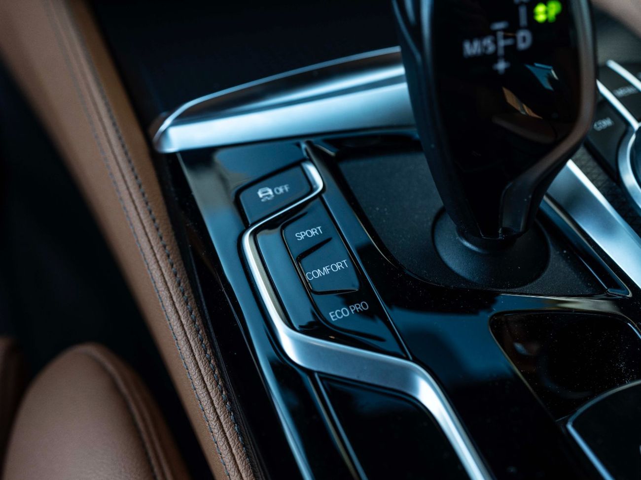 بي أم دبليو 520i M Sport Comfort 2.0L