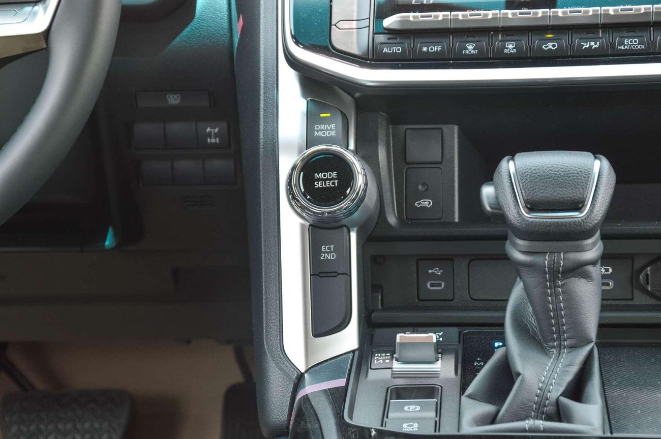 تويوتا لاند كروزر TOYOTA LAND CRUISER GXR 3.5L 4WD PETROL SUV 2026