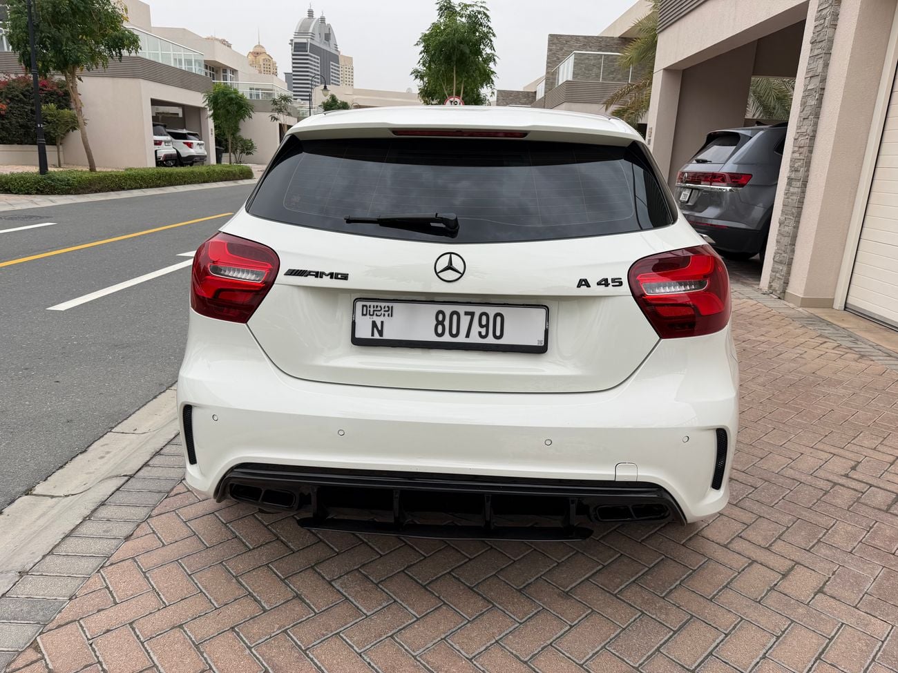 مرسيدس بنز A 200 A45 AMG (Kit)