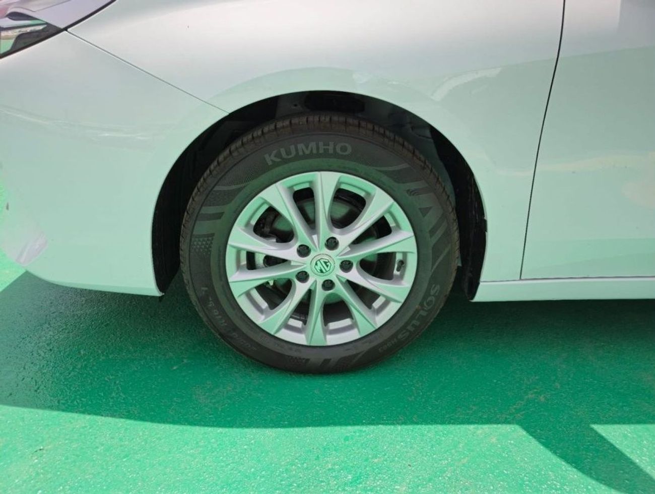 أم جي 5 1.5L PETROL 2024