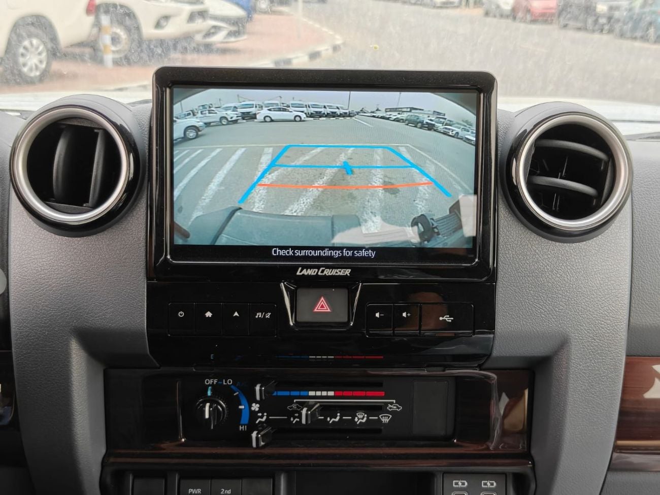 تويوتا لاند كروزر 70 Toyota Land Cruiser 70 2026 TOYOTA LC 76 2.8L DIESEL 4WD GCC SPEC