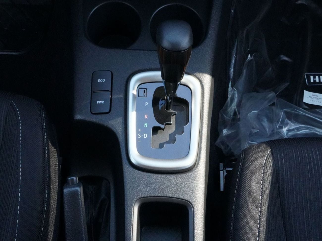 تويوتا هيلوكس 2026 TOYOTA HILUX SR 5 D/CAB 2.8L P/UP 4X4 DIESEL A/T FULL GCC BRAND NEW 0KM