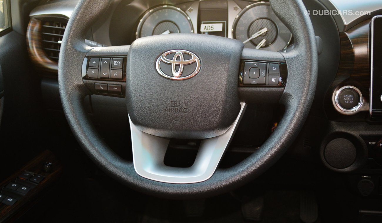 Toyota Hilux SR5 2.7 Petrol RWD M/T