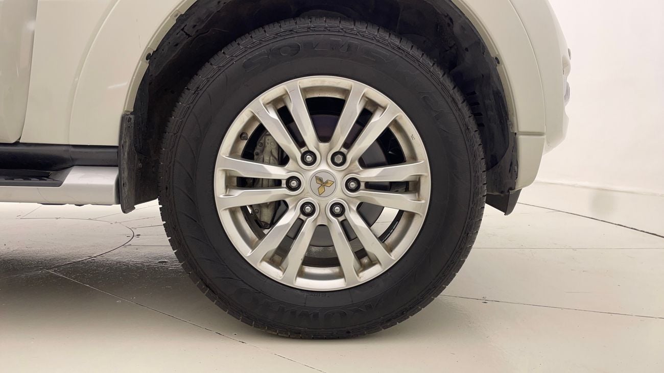 ميتسوبيشي باجيرو GLS HIGHLINE 3.8 | بدون دفعة مقدمة | اختبار القيادة في المنزل