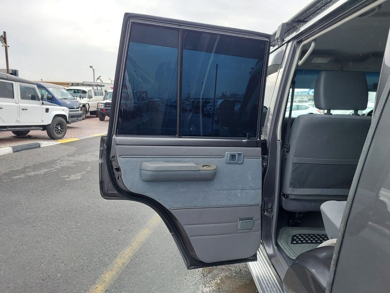 تويوتا لاند كروزر بيك آب TOYOTA LAND CRUISER PICKUP RHD 2016 MODEL 4.5 L DIESEL MANUAL(PM10973)