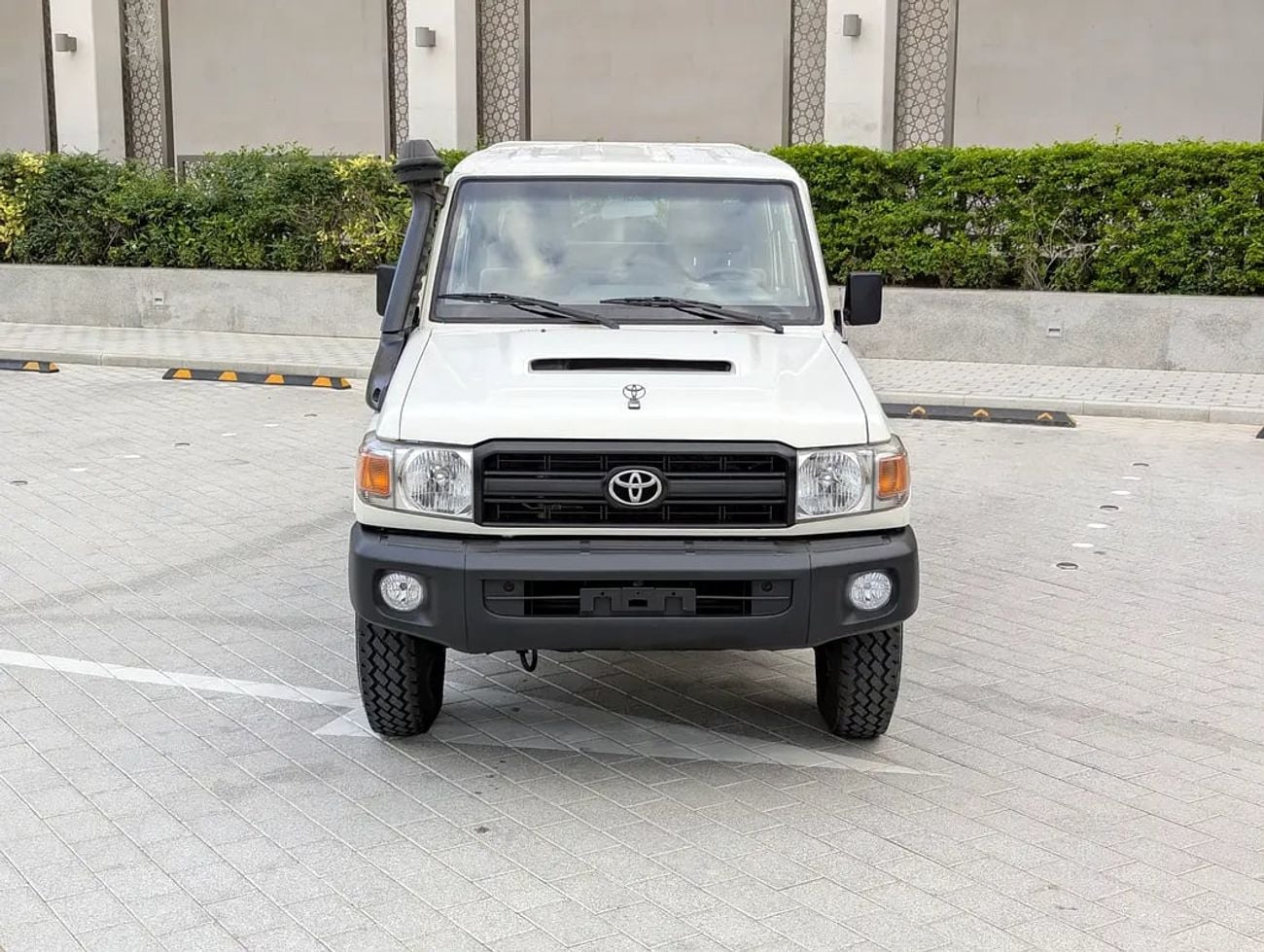 تويوتا لاند كروزر 70 LC79 LX