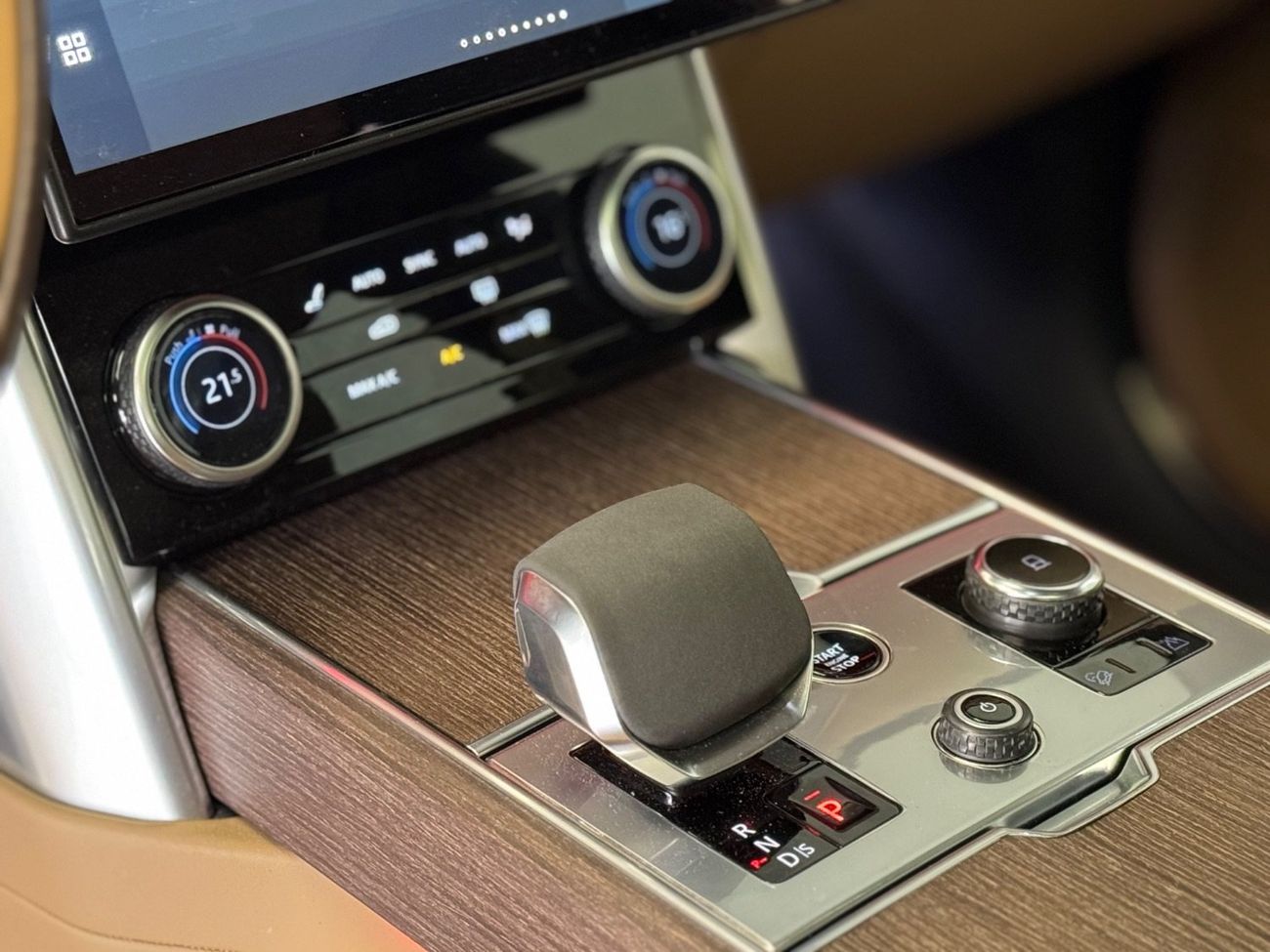 Land Rover Range Rover HSE P530 4.4L