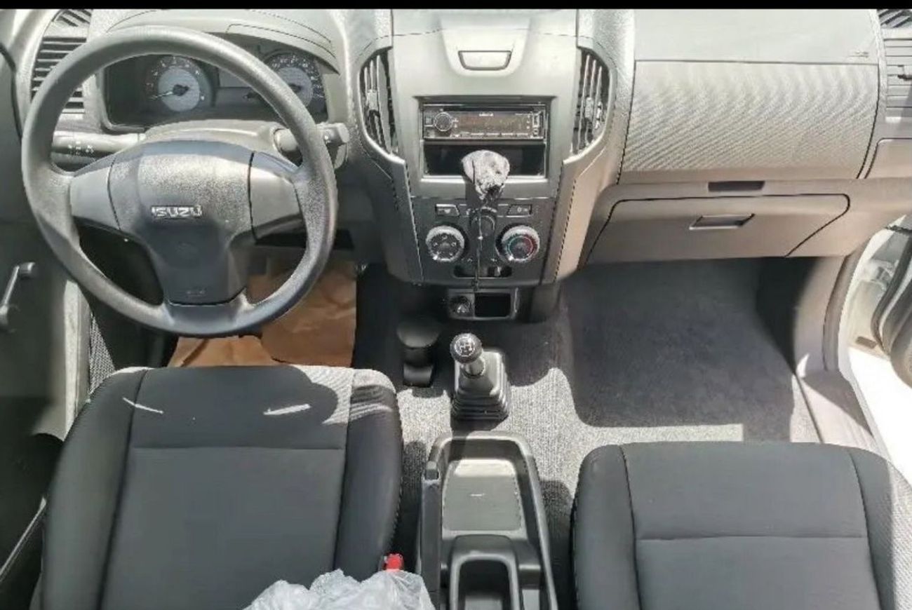إيسوزو D ماكس D-Max 2500cc 4 cylinders DOUBLE CABIN MANUAL RWD ABS