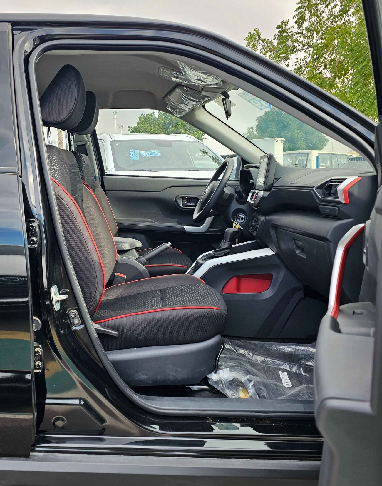 تويوتا ريز 1.2L Petrol, Alloy Rims, DVD Camera, Rear A/C ( CODE #  67966)