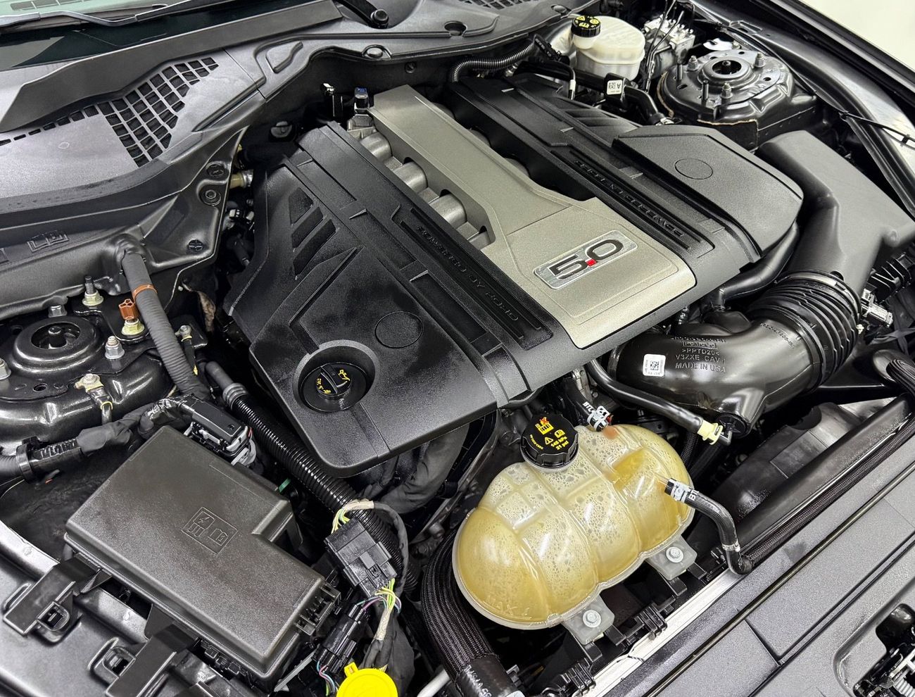 Ford Mustang GT Premium 5.0L V8