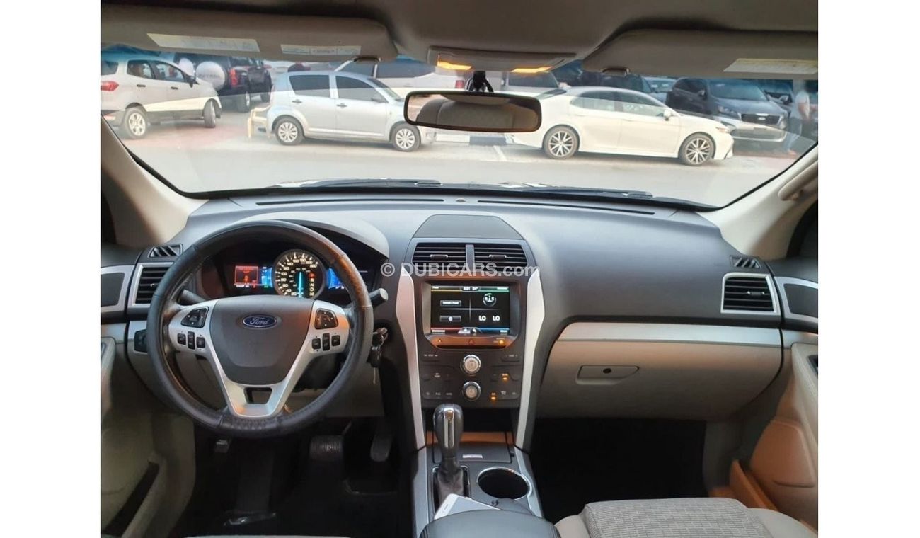 Ford Explorer XLT خليجية