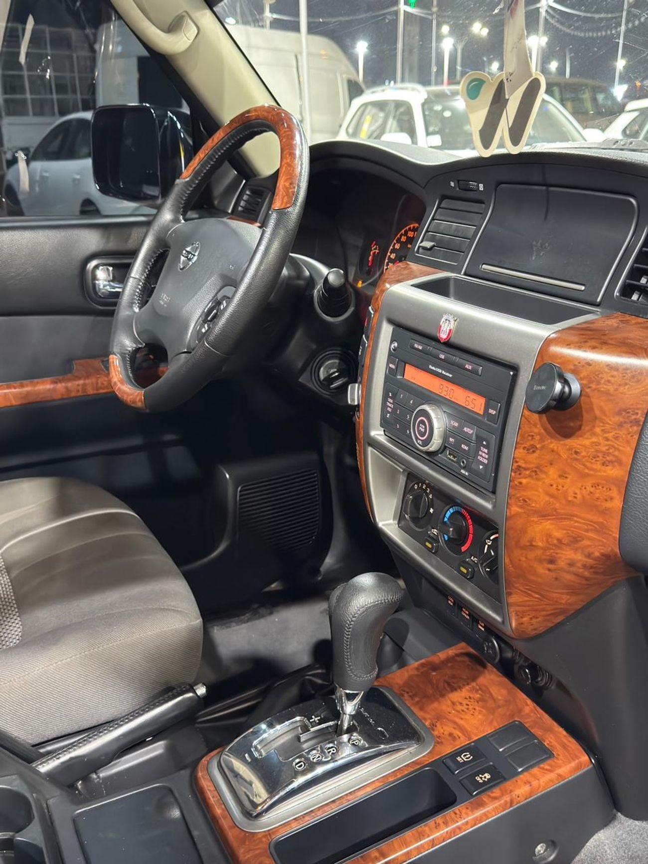 Nissan Patrol Safari 4.8L A/T