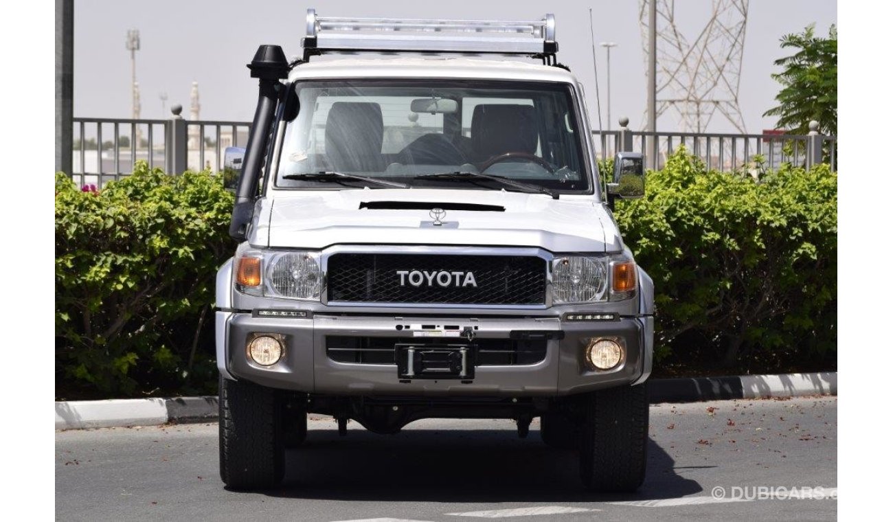 Toyota Land Cruiser Land Cruiser 76 Hardtop V8 4.5L Diesel 5 Seat wagon