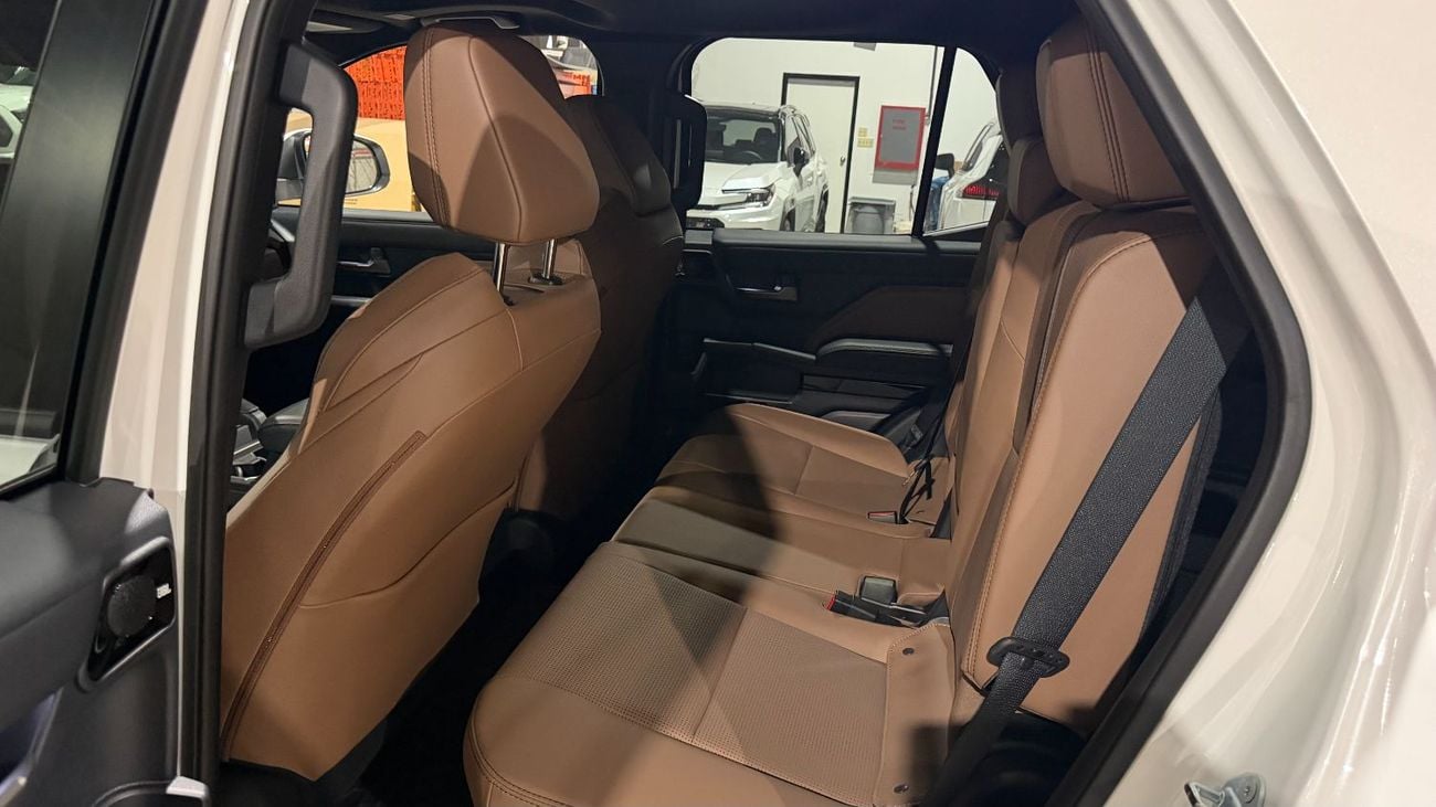تويوتا فور رنر Limited 2.4L Turbo 7-Seater 7-Seater