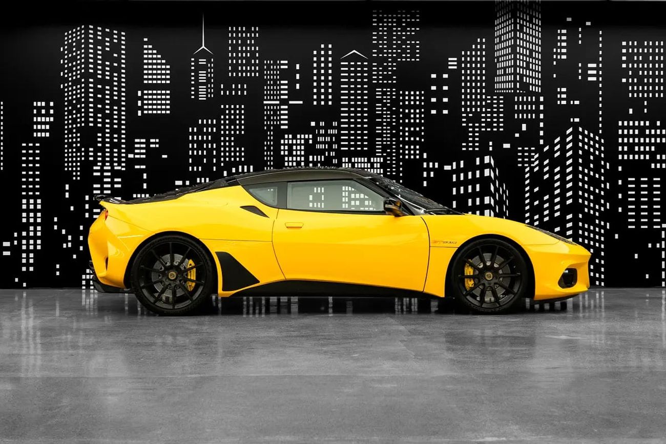 لوتس إيفورا