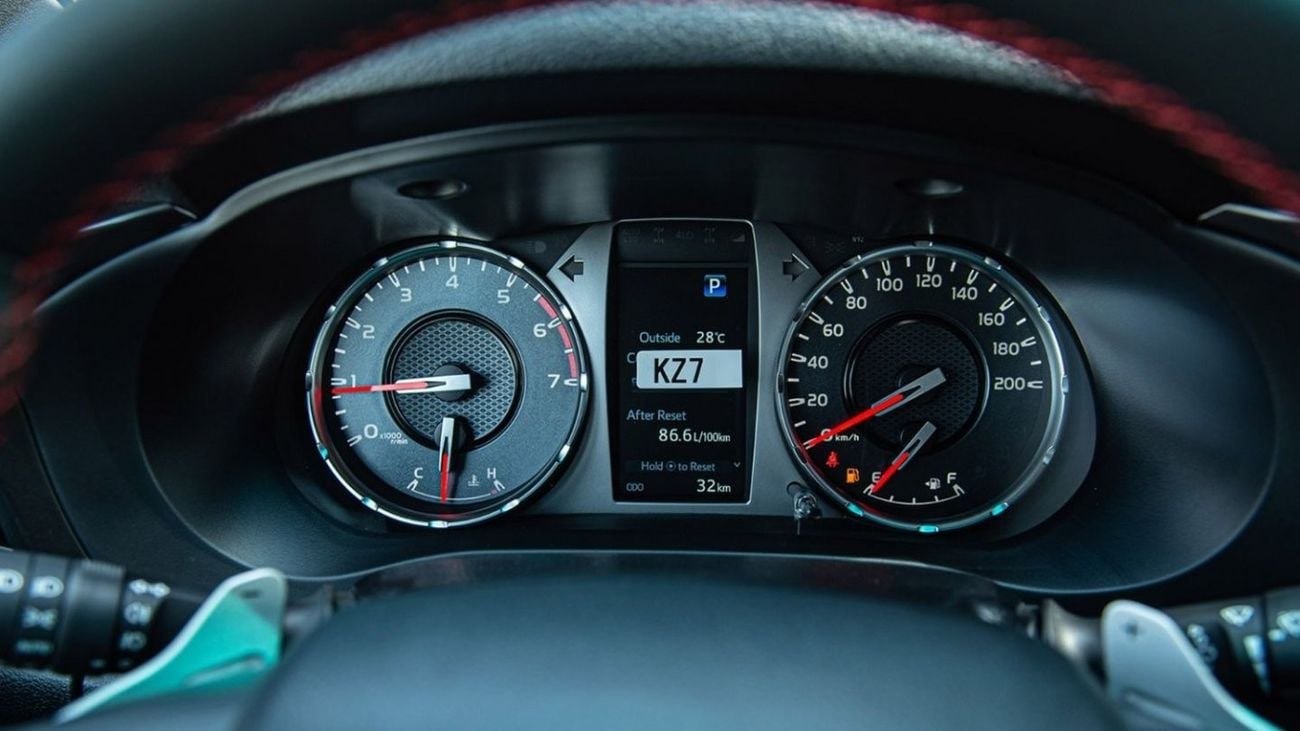 Toyota Hilux 2023 TOYOTA HILUX 4.0L GR SPORT CAMERA 360  FULL OPTION PETROL AUTOMATIC ZERO KM