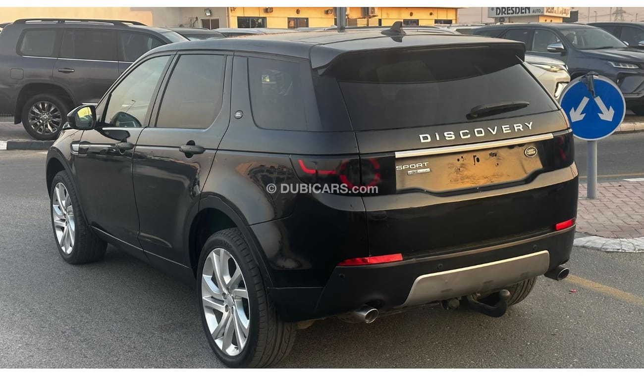 Used Land Rover Discovery 2015 for sale in Dubai 695628