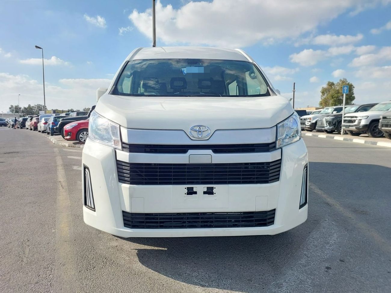 Toyota Hiace TOYOTA HIACE COMMUTER VAN RHD 2020 MODEL 2.8 L DIESEL AUTOMATIC(PM14152)