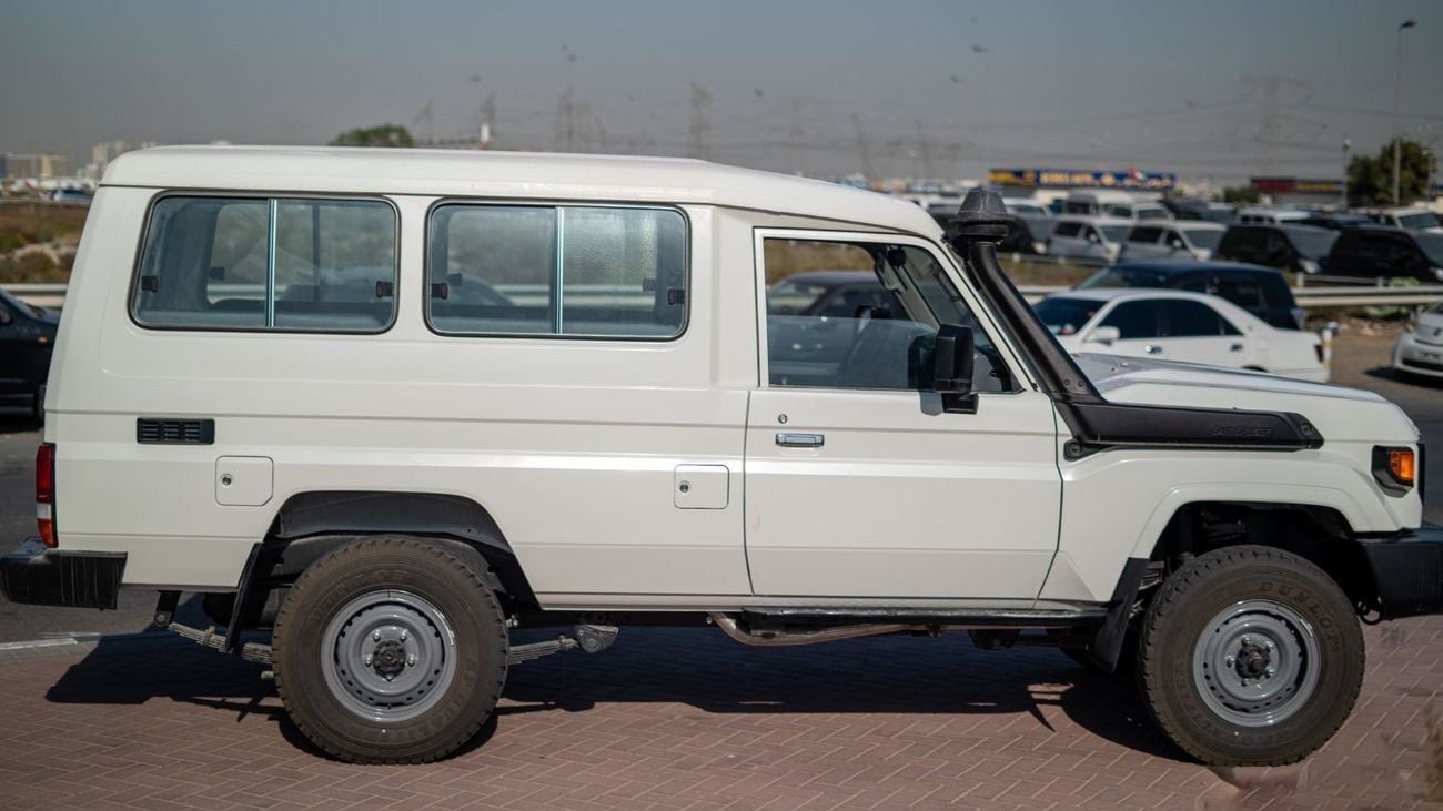 تويوتا لاند كروزر 70 LC 78 HARDTOP 2.8L MT TOYOTA LC 78 4.2 V6 DSL 3 DOOR HTOP 2025 MODEL