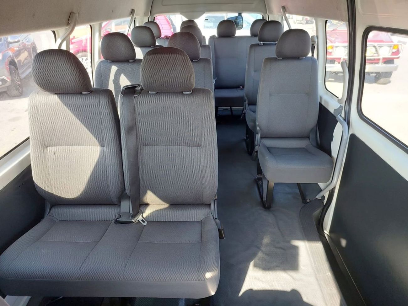 Toyota Hiace TOYOTA HIACE COMMUTER VAN RHD 2012 MODEL 3.0 L DIESEL AUTOMATIC(PM13847)