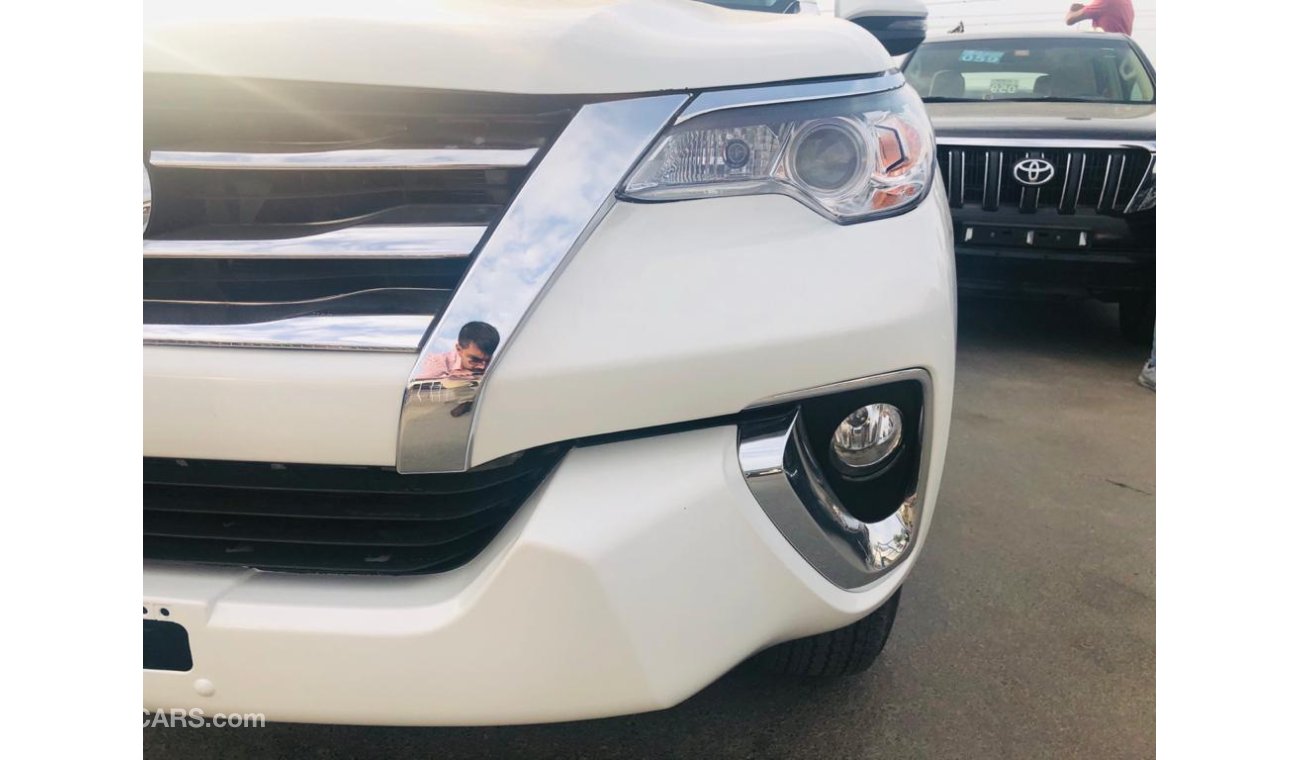 Toyota Fortuner FOG LIGHTS-LEATHER SEATS-ALLOY WHEELS-READY TO EXPORT