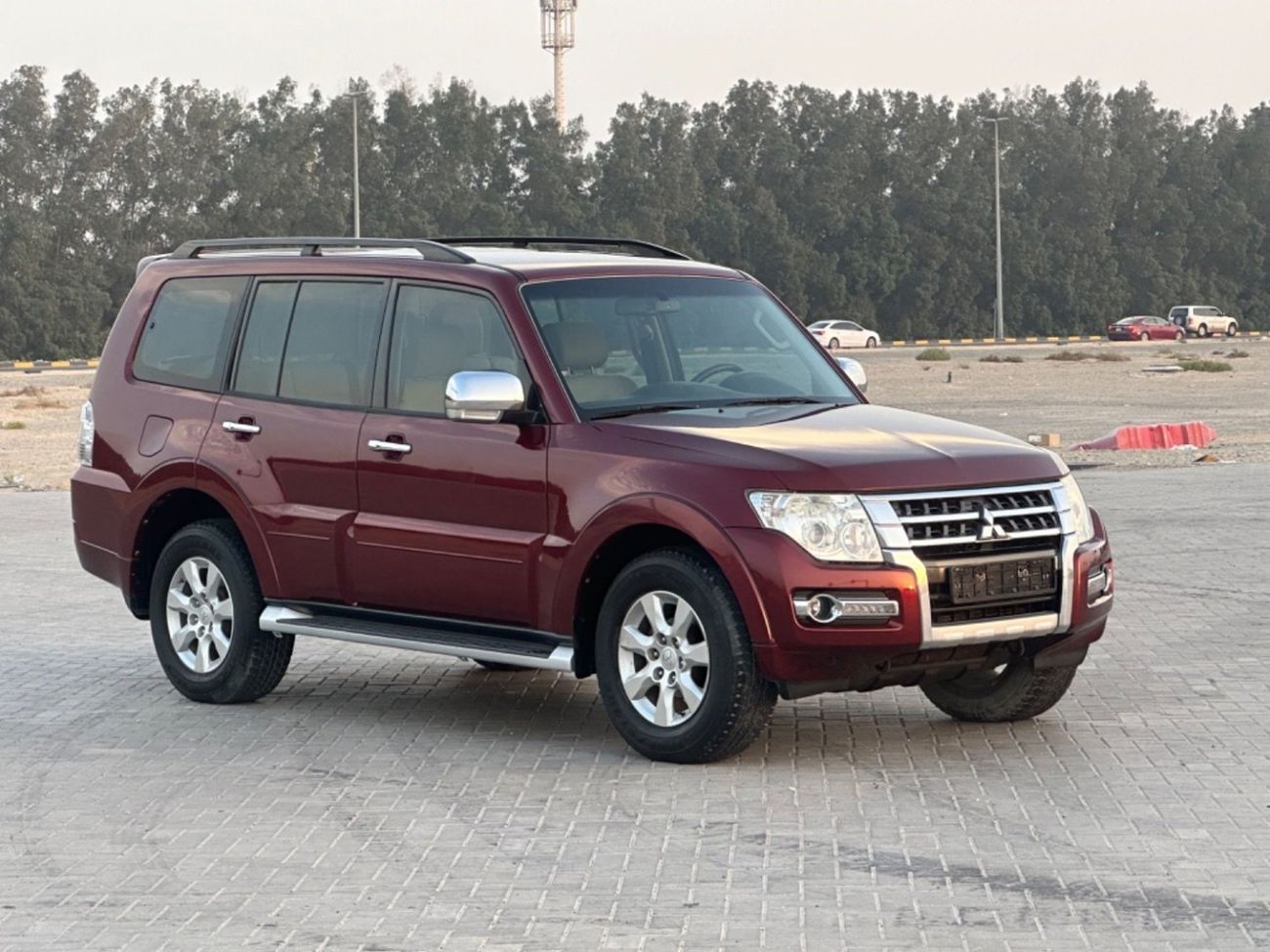 Mitsubishi Pajero Std 3.5L MODEL 2017 GCC CAR PERFECT CONDITION INSIDE AND OUT SIDE