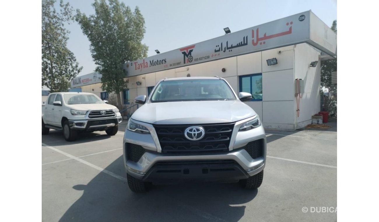 تويوتا فورتونر TOYOTA FORTUNER 2.7 AT 4X4 SILVER 2022