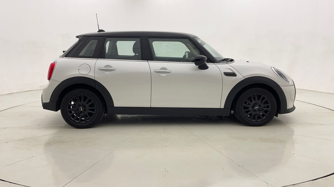 Mini Cooper Std 1.6L STD 1.5 | Zero Down Payment | Home Test Drive