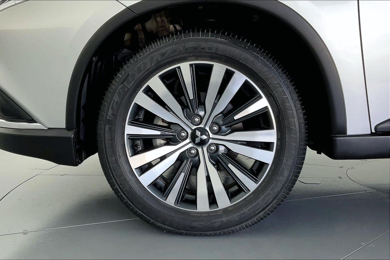 Mitsubishi Outlander GLX Midline