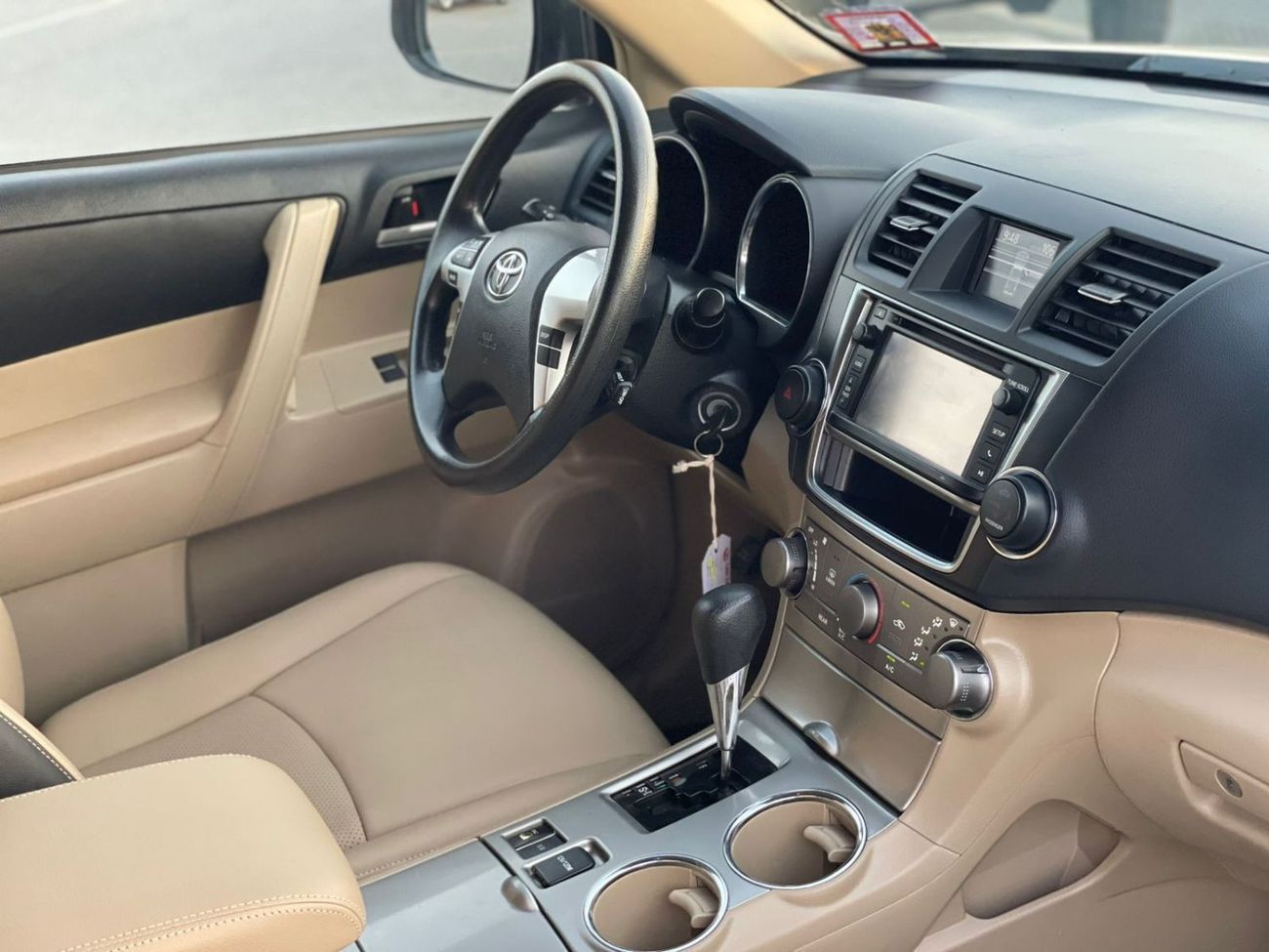 Toyota Highlander 2013 Toyota Highlander MidOption+ 3.5L V6 - AWD 4x4 - Electric Seats - 7 Seater With Rear CAM -