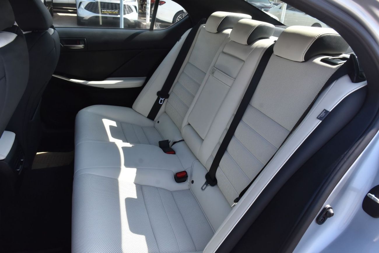 Lexus IS350 F SPORTS