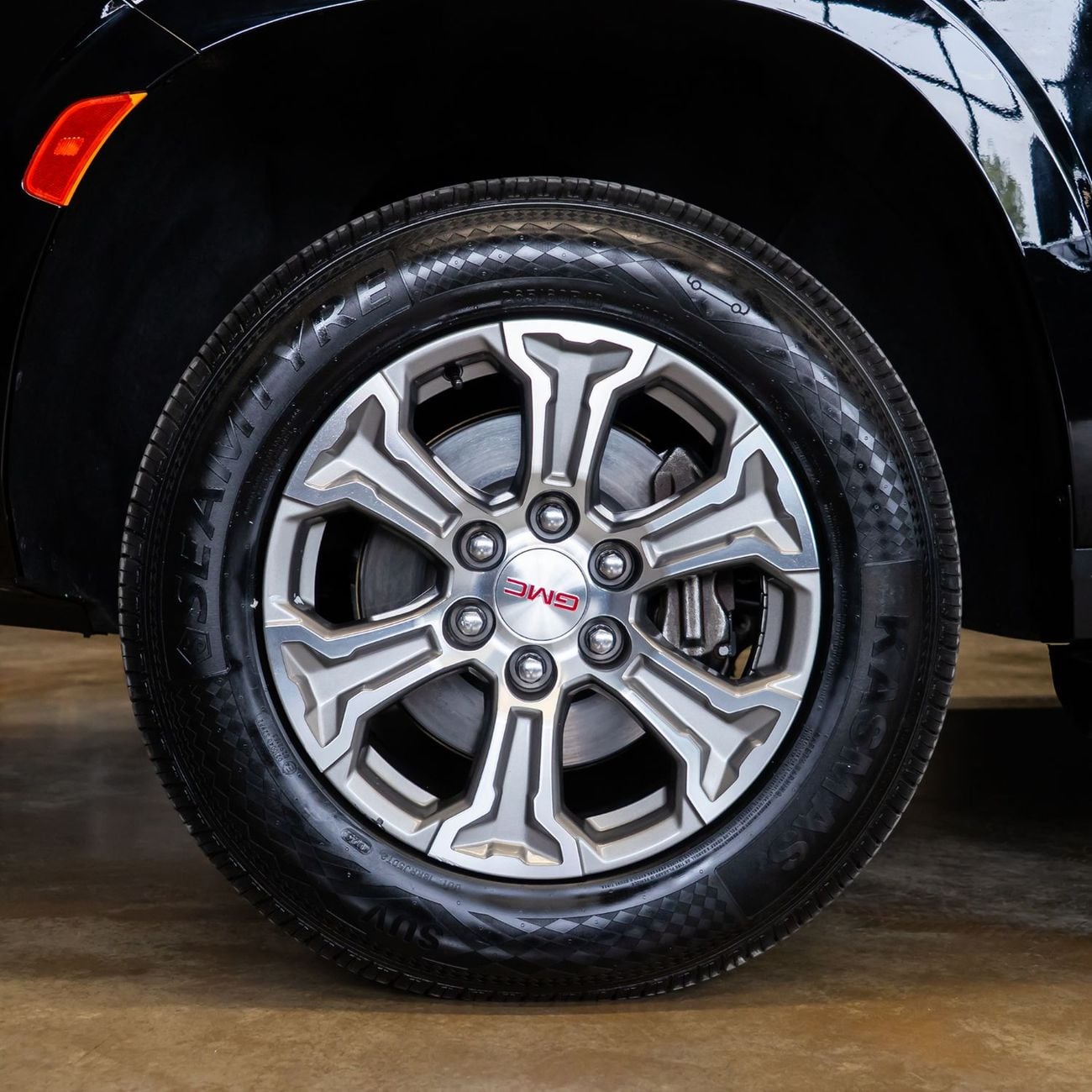 جي أم سي يوكون SLE 5.3L RWD (9 Seater) AED 2,394 P.M • 0% Downpayment • GMC Yukon SLE  • 1 Year Warranty