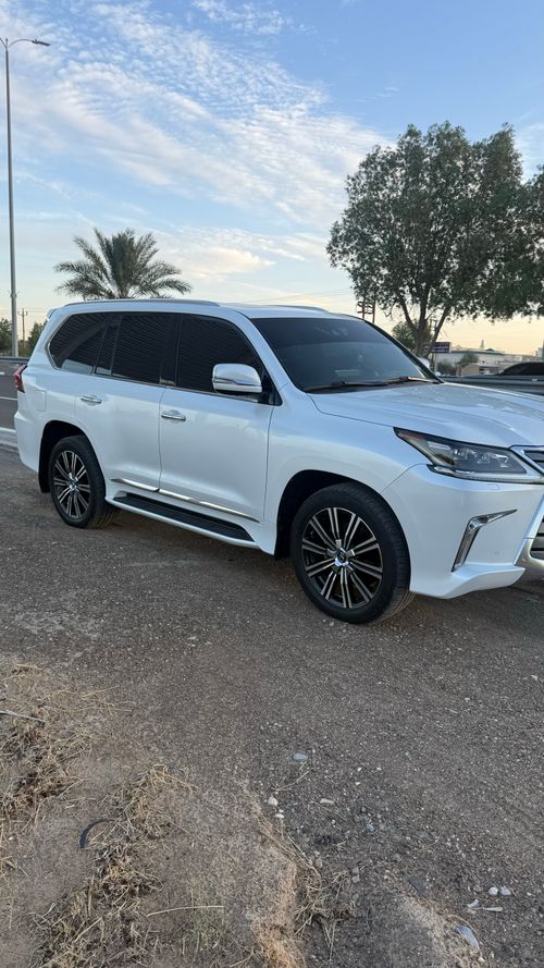 Lexus LX570