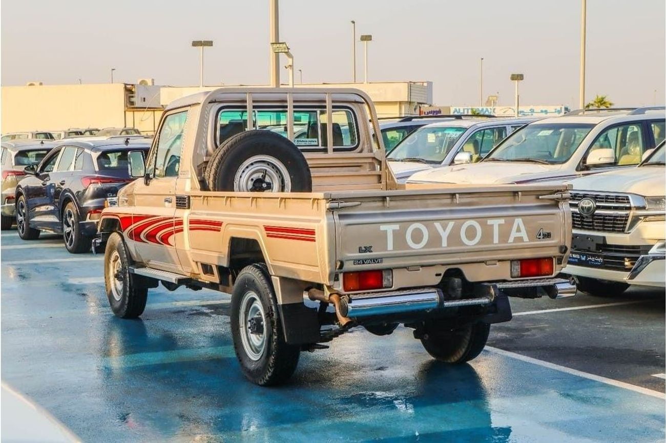 Toyota Land Cruiser Pick Up SC 4.0L toyota land cruiser single cab 2006 model