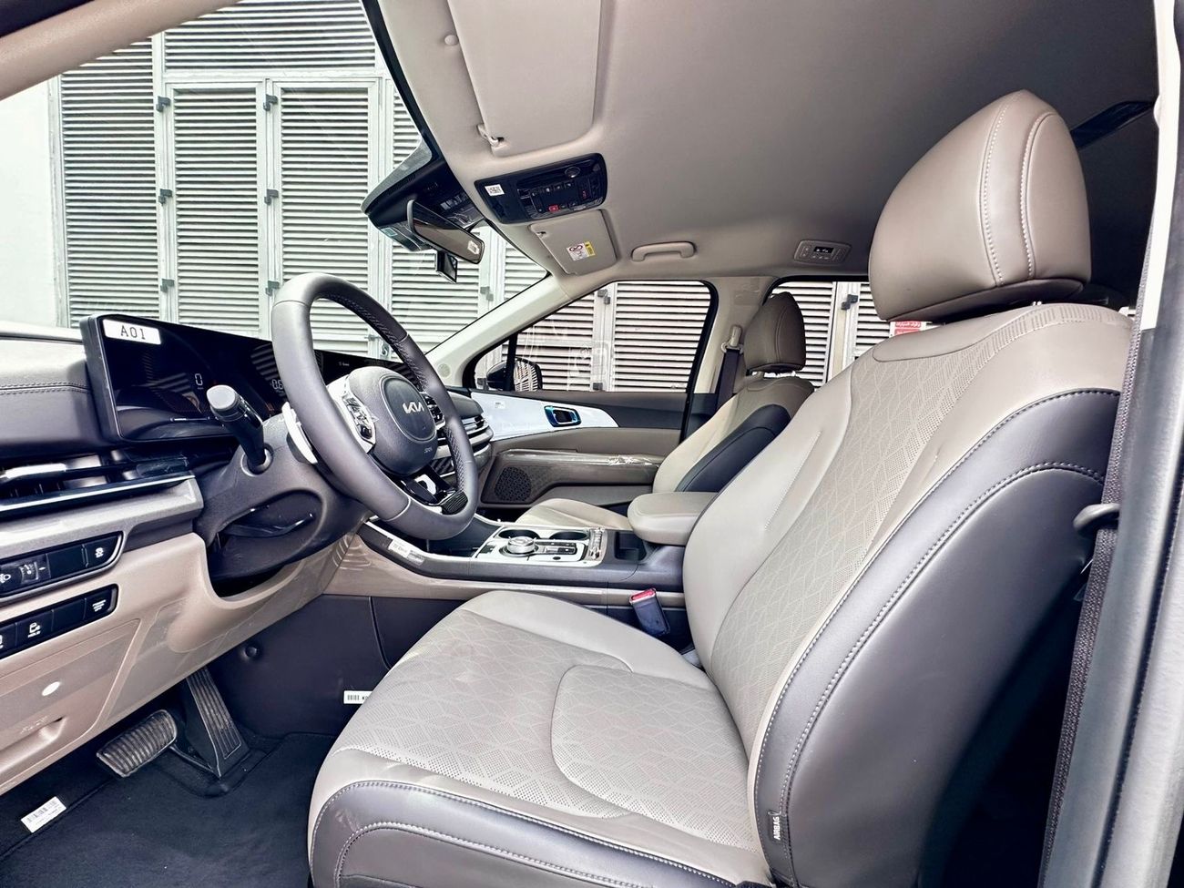 Kia Carnival 3.5L - V6 Full Option - 9 Seater - A/T - Direct Owner