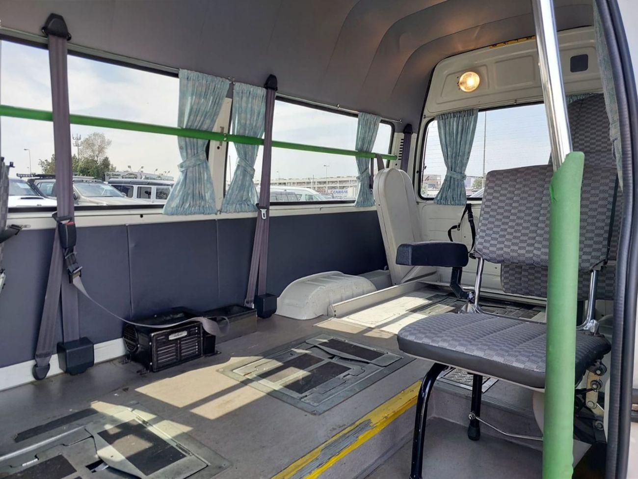 Toyota Hiace (RAMADAN OFFER) TOYOTA HIACE VAN RHD 2003 MODEL 2.4 L PETROL AUTOMATIC(PM02943)