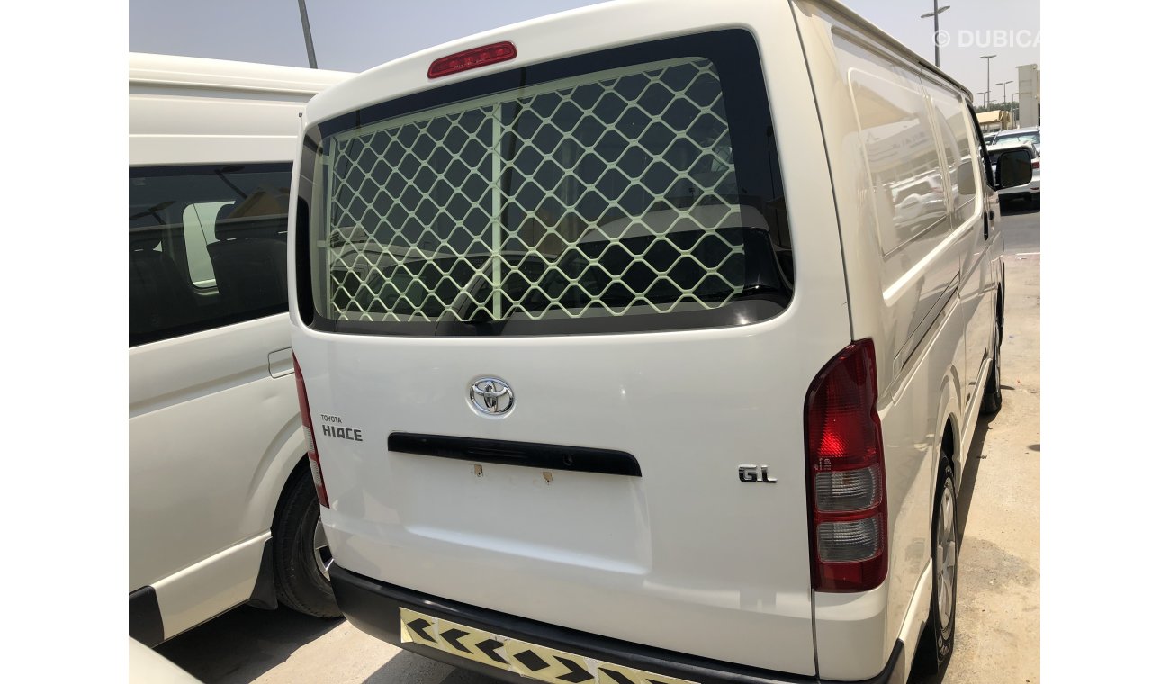 Toyota Hiace van,Model:2015. Free of accident