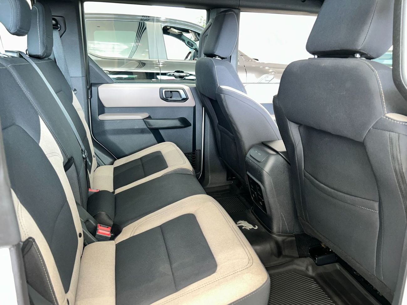 Ford Bronco Big Bend 2.3L (5 Seater) B4D2222 / AL TAYER MOTORS / AL QOUZ SHOWROOM