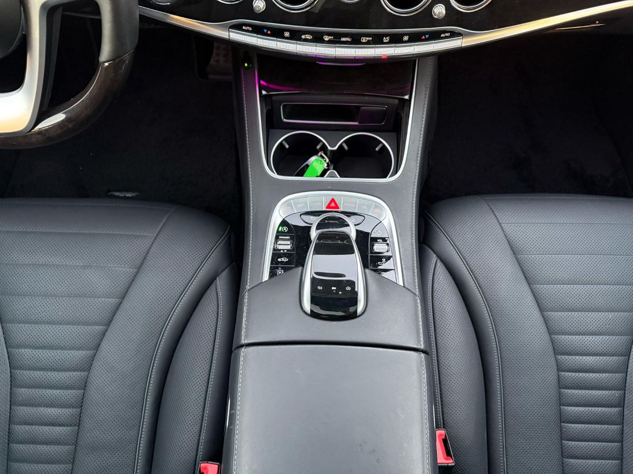 مرسيدس بنز S 560