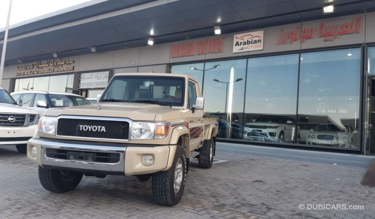 Toyota Land Cruiser Pick Up تويوتا لاند كروزر بيك اب