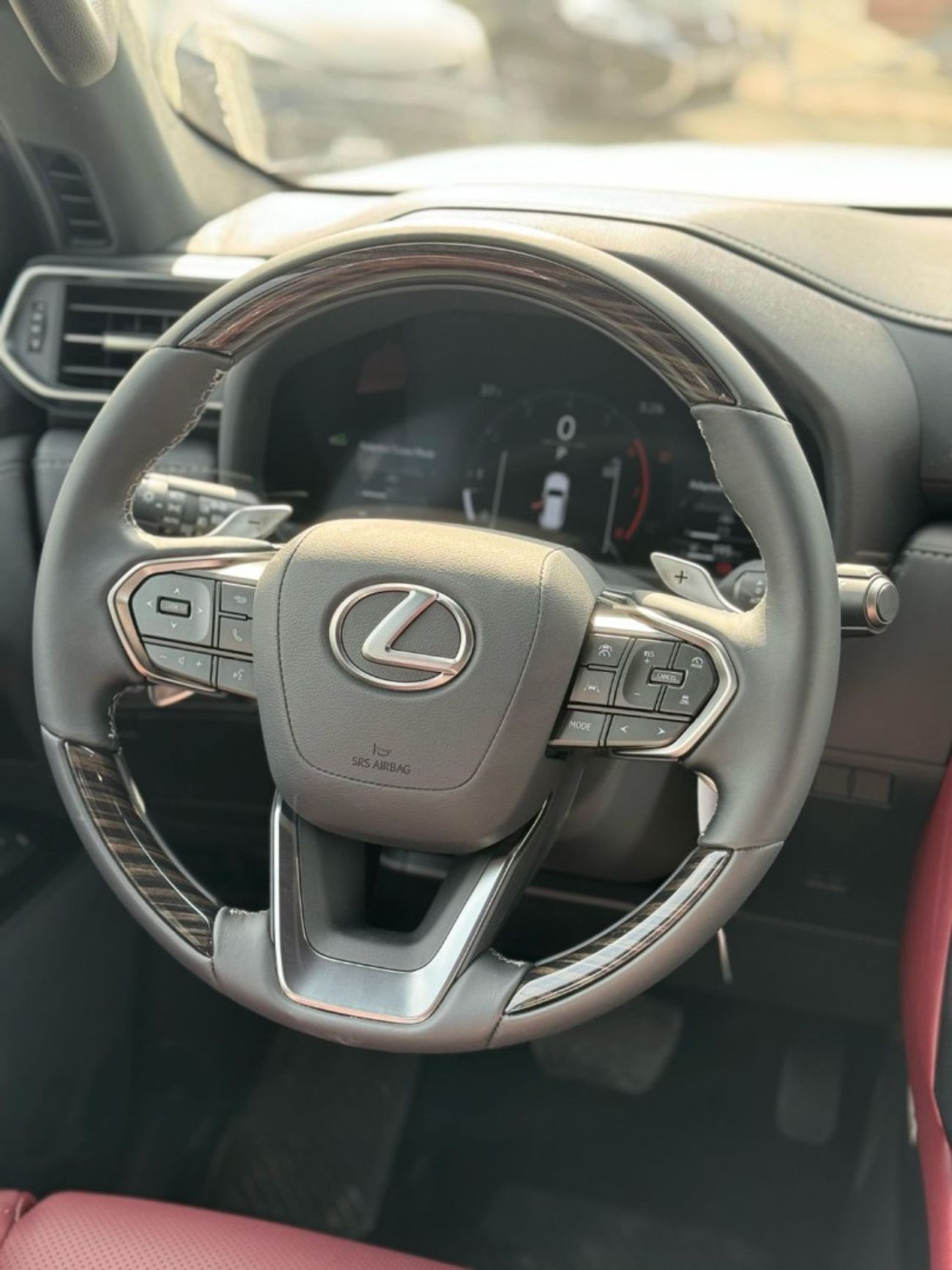 Lexus LX 600 3.5L PETROL A/T SIGNATURE 7 SEATER FULL OPTION