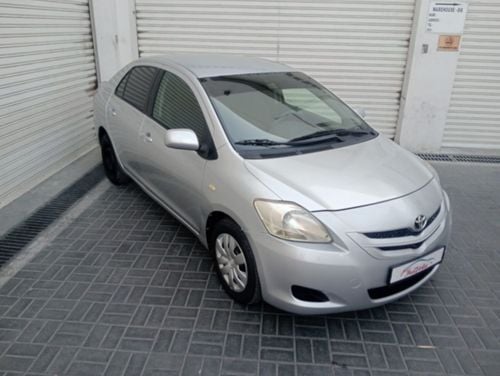 Toyota Yaris BASE