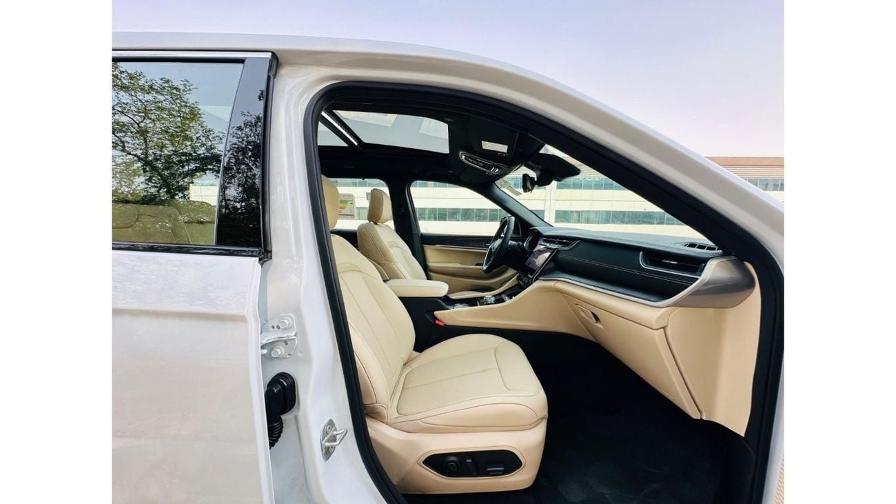 Jeep Grand Cherokee AED 3,280 PM | JEEP GRAND CHEROKEE L LIMITED PLUS 4X4 | GCC | 0% DP | UNDER WARRANTY