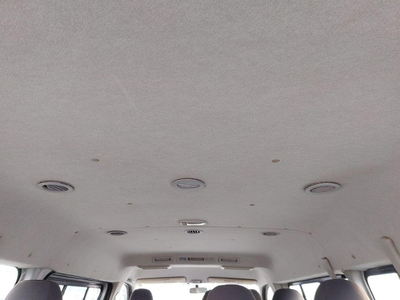 Toyota Hiace TOYOTA HIACE COMMUTER VAN RHD 2011 MODEL 2.7 L PETROL AUTOMATIC(PM24057)