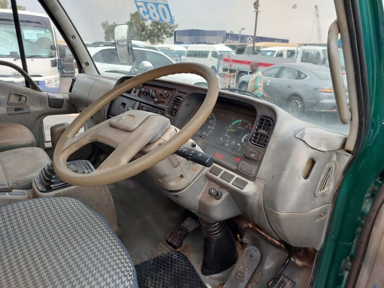 Mitsubishi Fighter (RAMADAN OFFER) MITSIBISHI FIGHTER MIGNON TRUCK RHD 1995 MODEL 8.2 L DIESEL MANUAL(PM01085)