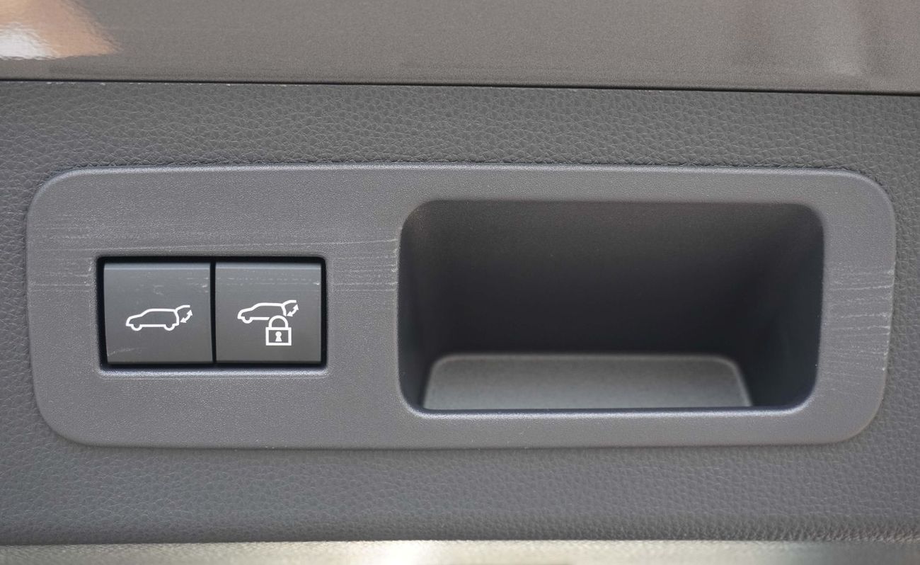 لكزس LX 700h LX700 3.5L HEV (22' ALY, HEAD-UP DISPLAY, 7STR W/ RSE)